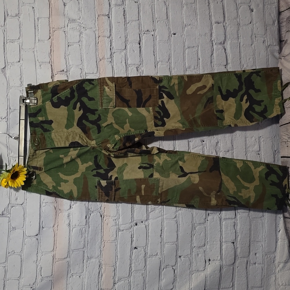 Vintage Woodland Camo Cargo BDU Men Size SM Short